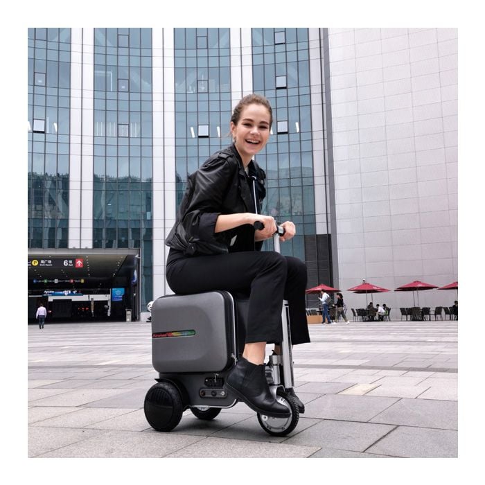 Airwheel SE3 Smart tech luggage(suitcase,valise électrique,Elektrischer  Koffer,Valigia di guida)! 